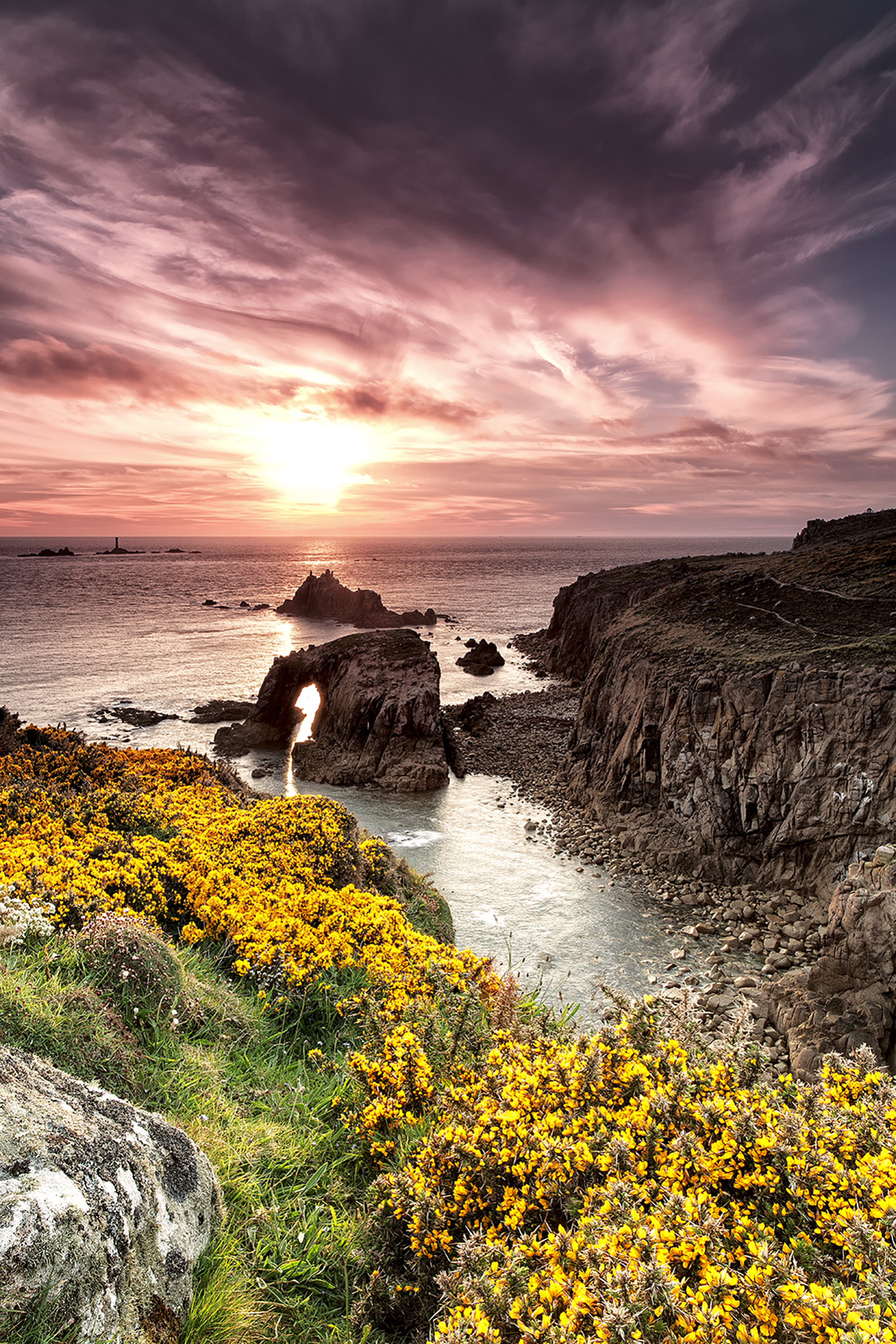 Enys Dodnan arch